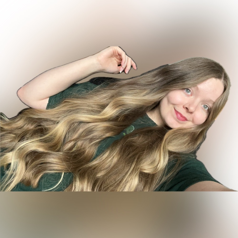 Meet your Posher, Hailey - Picture 3 of 16